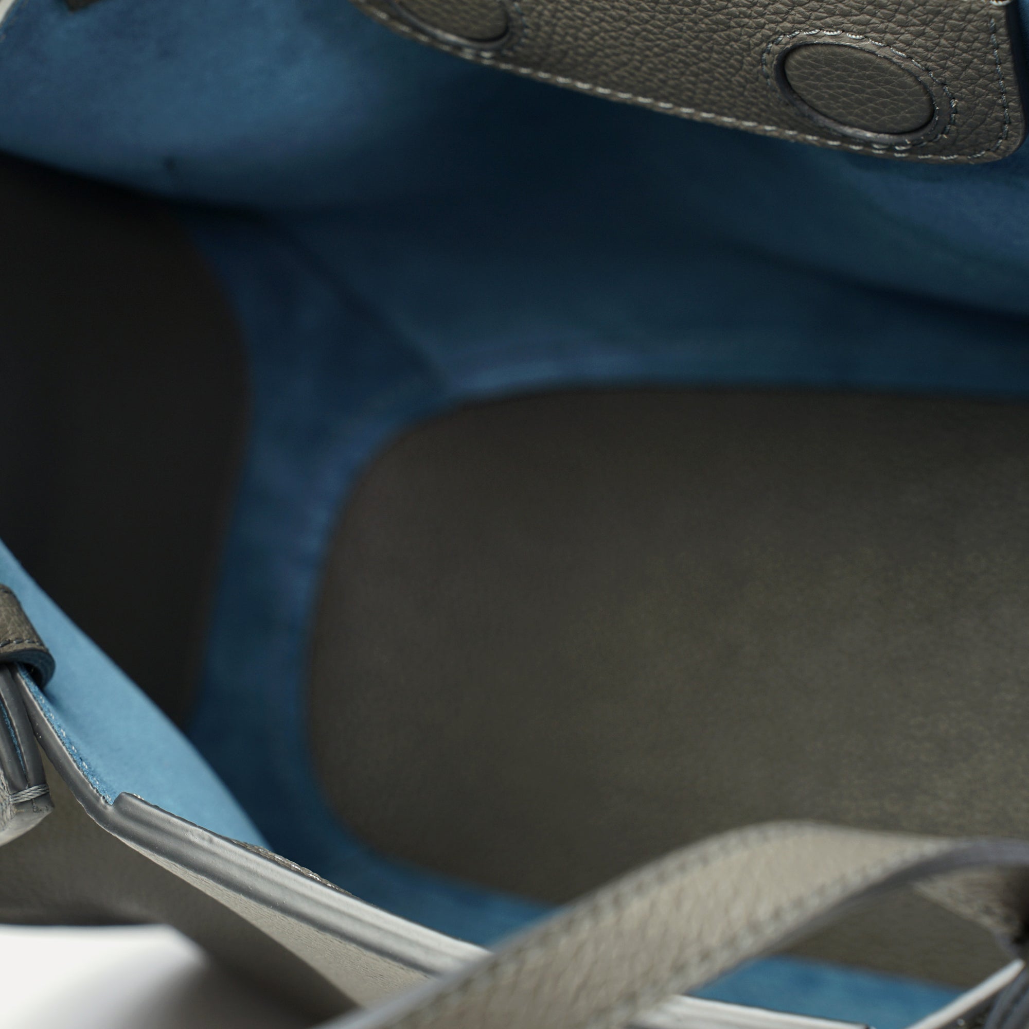 Amarante Bureau Bag, Textured Leather, Smoke Gray